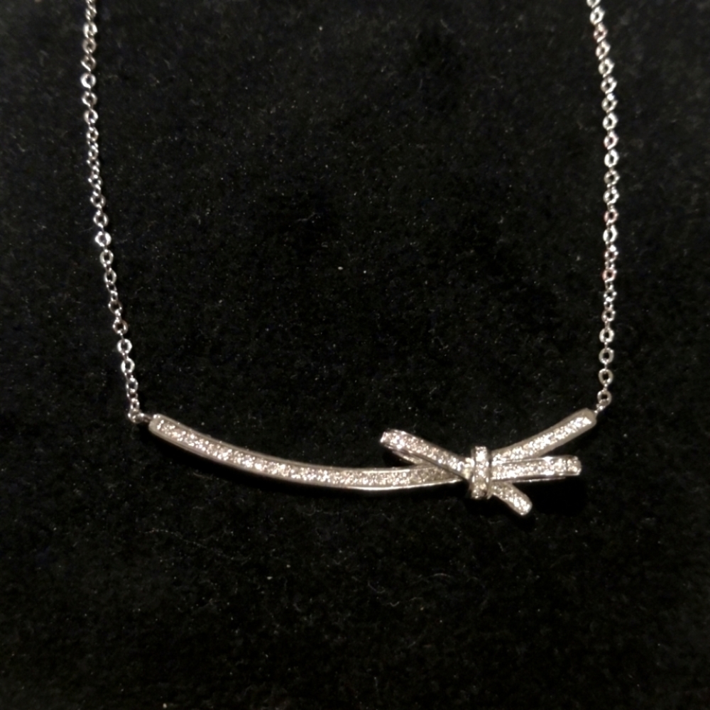 Brand new bow necklace